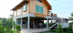 10 Inspirasi Desain Rumah Setengah Tembok